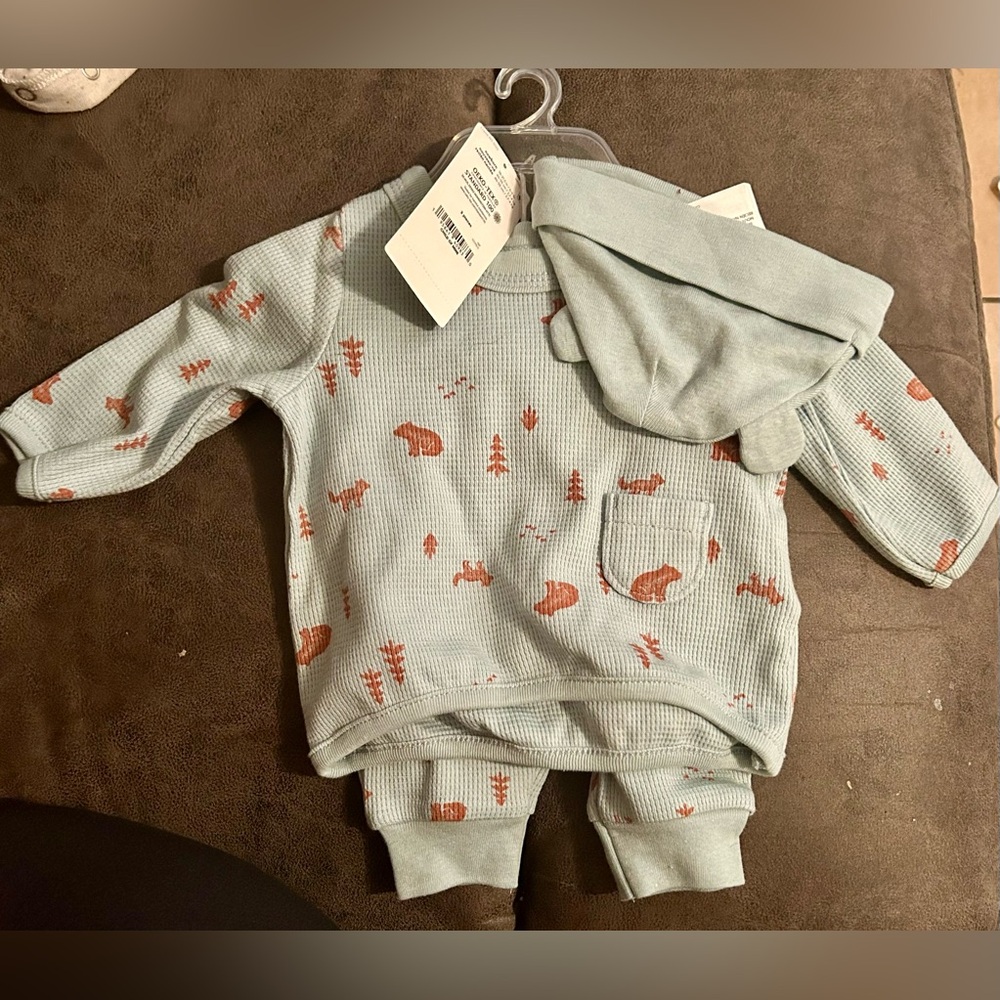 Carter’s Newborn set